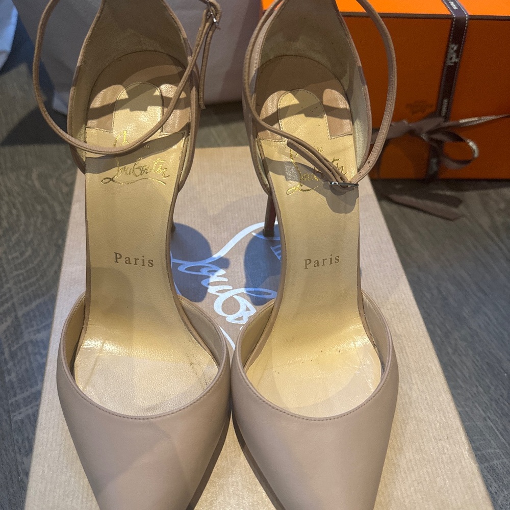 Shoes Louboutin 8 creme